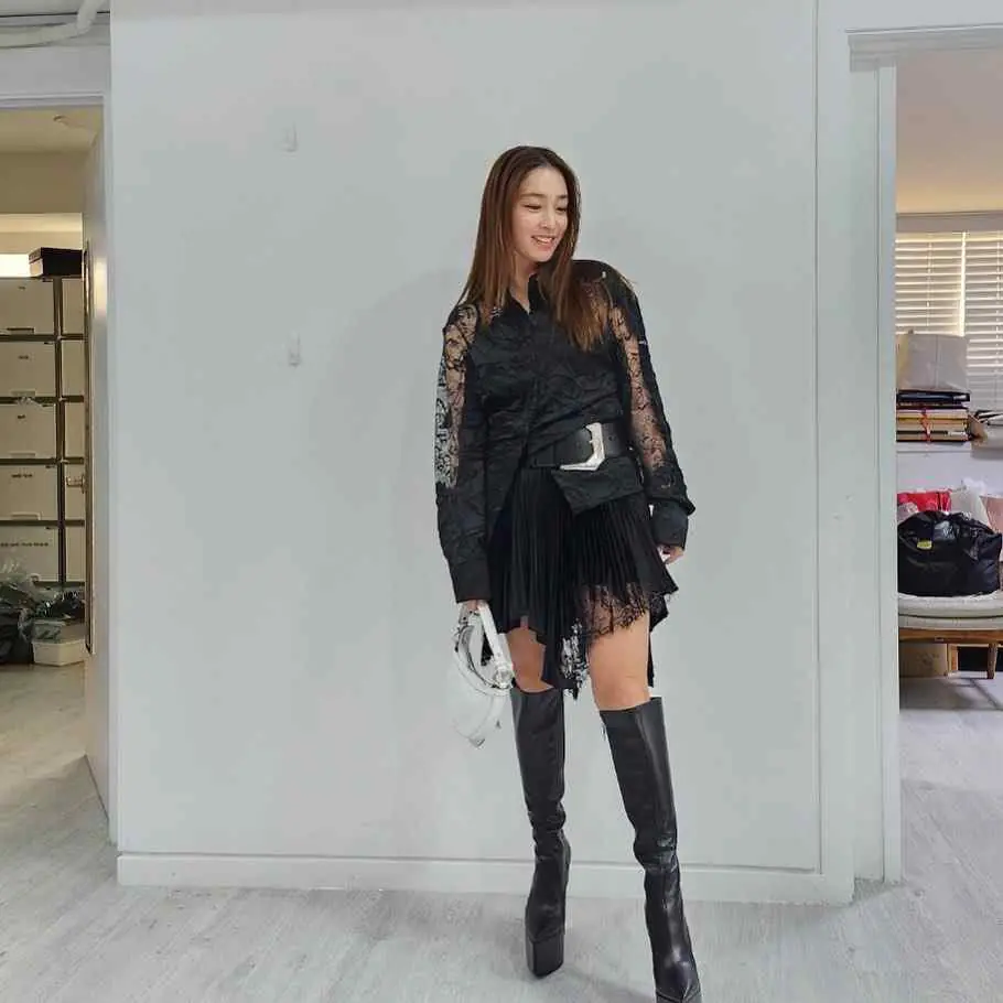 Lee Min Jung - lee-min-jung-sexy-12.webp